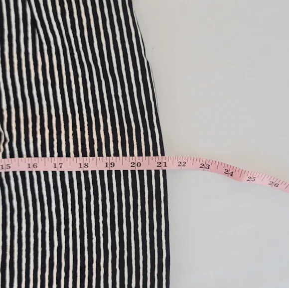 Vixen By Micheline Pitt Pencil Skirt in Black and White Stripes - Picture 6 of 8